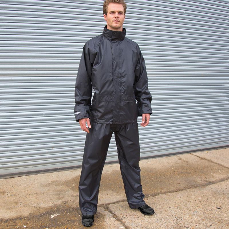 Completo impermeabile e anti- vento. Rain Suit. Result