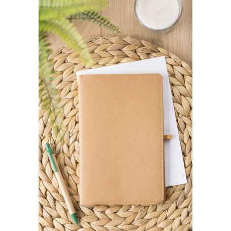 copy of Notebook/Notes in PU and Cork 14 x 21 cm with elastic and striped interior. Customizable with your logo!